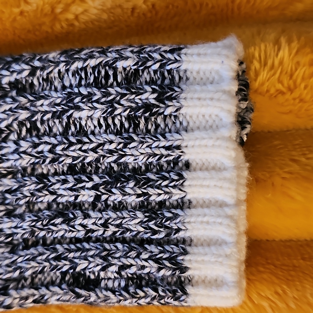 Women's Gloves - Picture 7 of 15